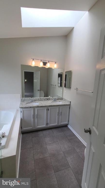 Building Photo - 20346 Brentmeade Terrace