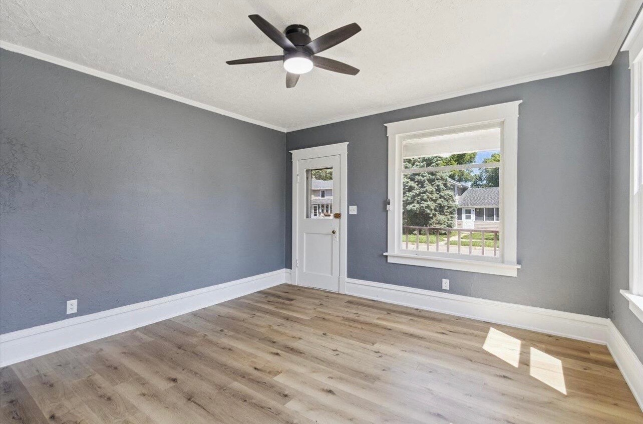 Building Photo - 1115 Laurel Ave