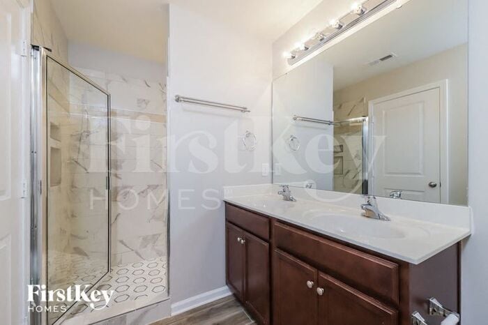 Building Photo - 1049 Solstice St