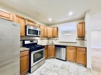 Building Photo - 13 Cypress Ct