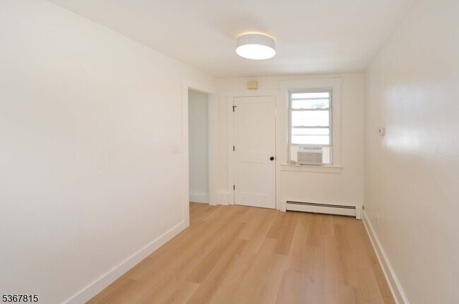 Building Photo - 244 Van Winkle Ave