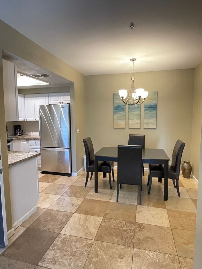 Building Photo - 1 Bedroom/1 Bath community pool Great Scottsdale location.