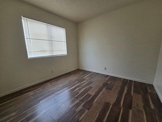 Building Photo - PLACE-1332 N El Prado St