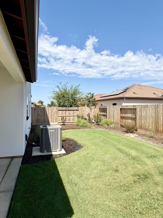 Building Photo - 1473 Concord Way