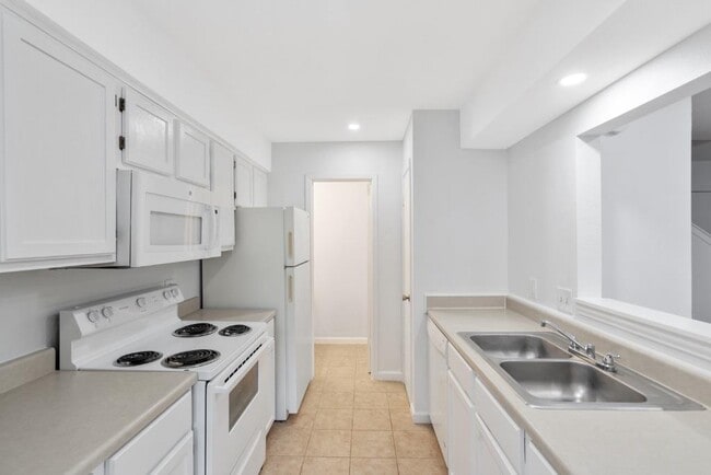 Building Photo - 8703 Schick Rd