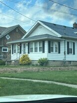 Building Photo - 212 E Main St