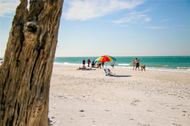 Building Photo - 3835 Almeria Ave