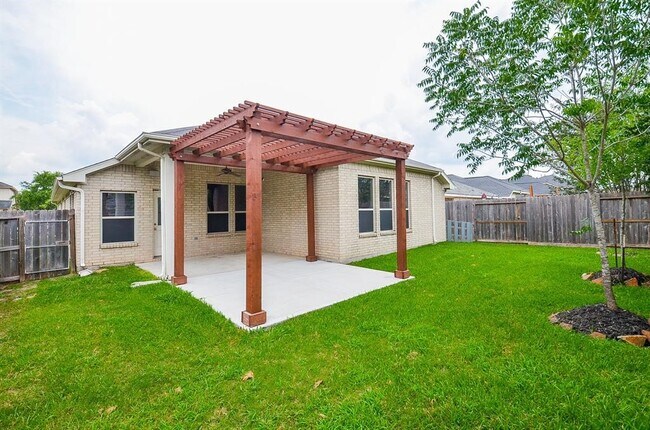 Building Photo - 4006 Autumn Pines Trail