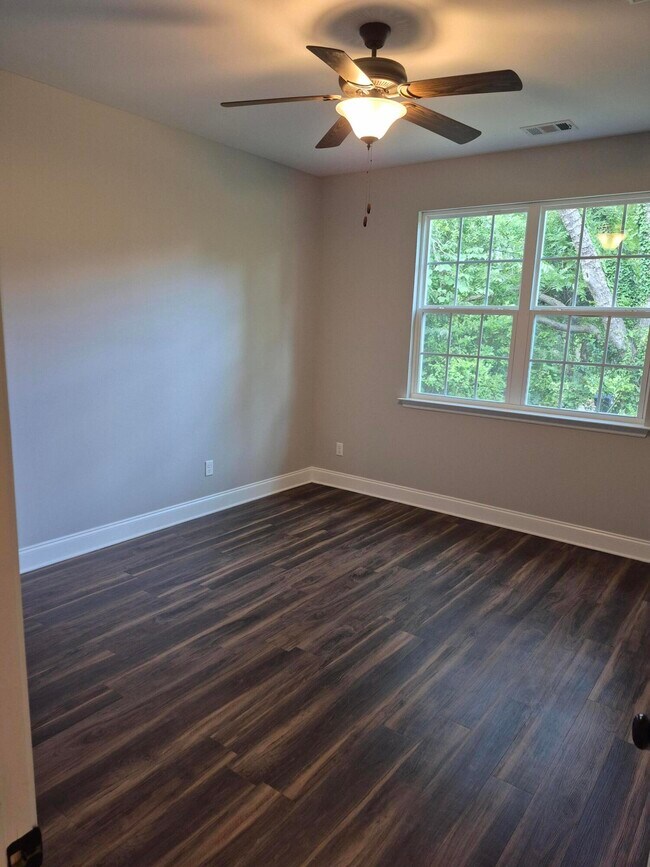Building Photo - 2277 Pund Ave