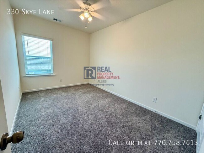 Building Photo - 330 Skye Ln