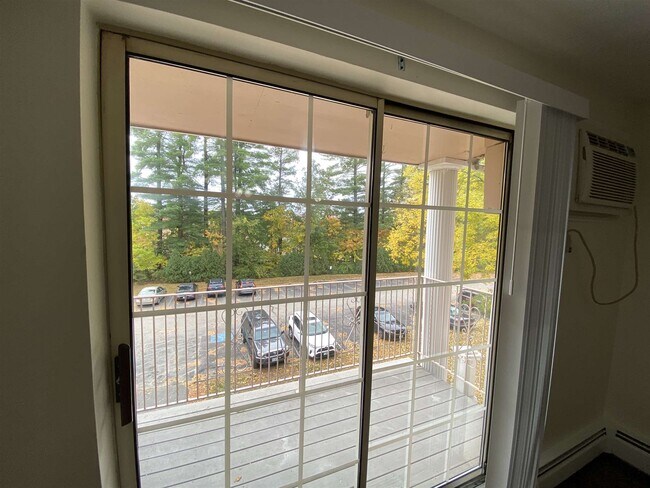Building Photo - 385 Huse Rd