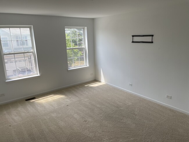 Building Photo - 2516 Hillsboro Blvd