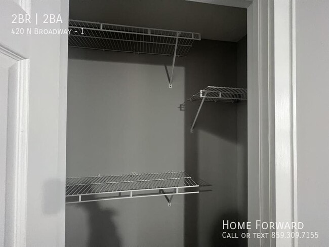 Building Photo - 420 N Broadway