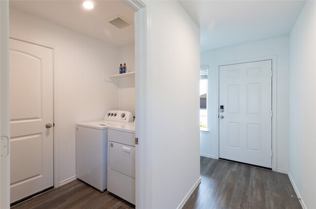 Building Photo - 24330 Saddlestone Green Dr