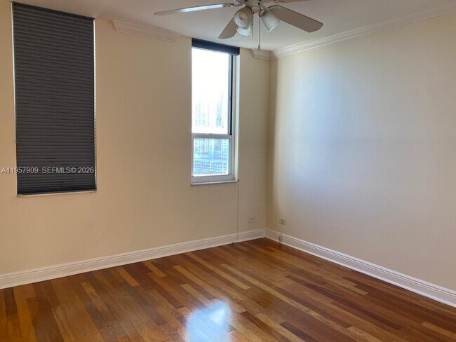 Building Photo - 701 Brickell Key Blvd