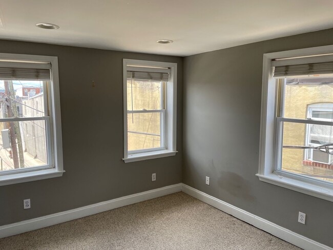 Building Photo - 1612 Elkins Ln