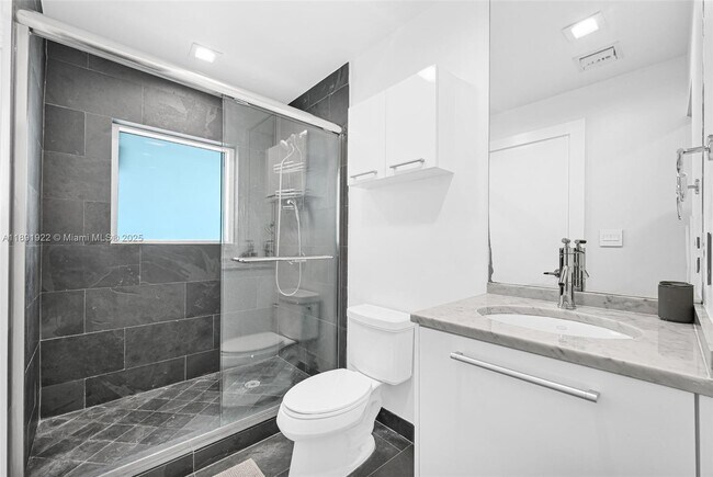 Building Photo - 900 Biscayne Blvd