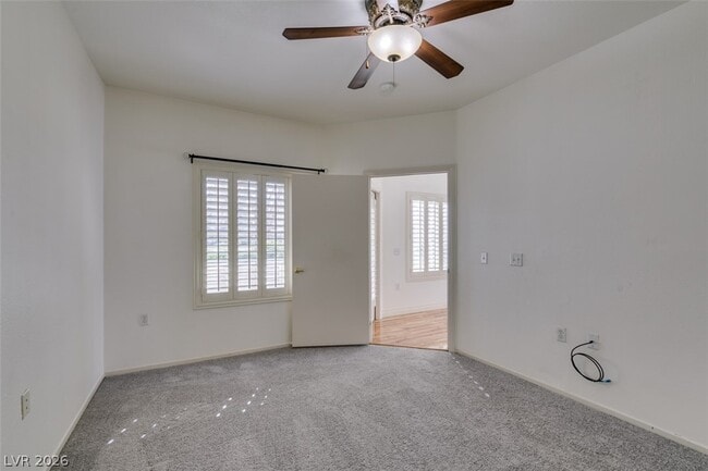 Building Photo - 3400 Cabana Dr