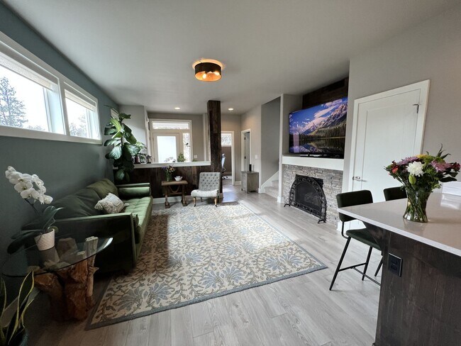 Building Photo - 3 bedroom 2.5 bath home in The Bridges, wi...