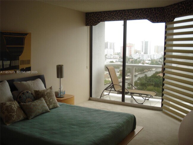 Building Photo - 3600 Yacht Club Dr