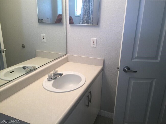 Building Photo - 8271 Key Royal Cir