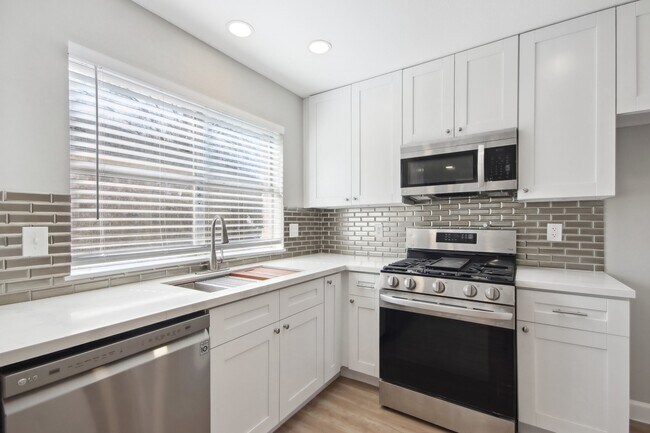 Building Photo - 1127 Cascade Creek Dr