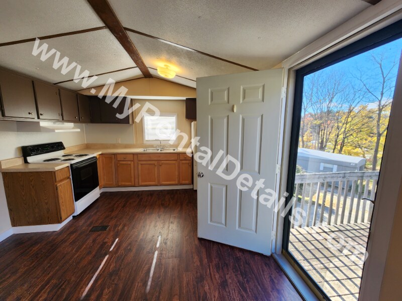 Building Photo - 49 Brookdale Rd