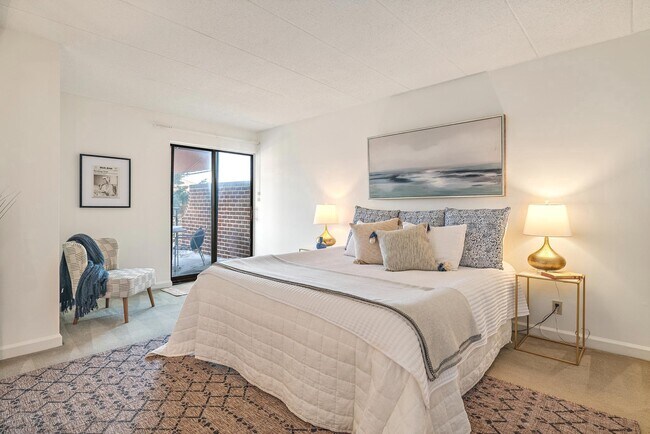 Building Photo - 100 Severn Ave