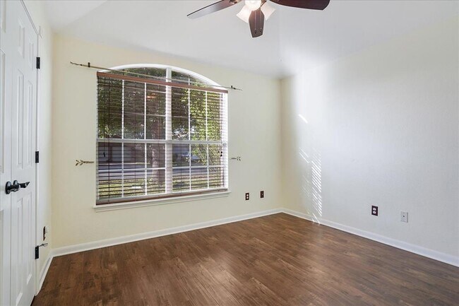 Building Photo - 1608 Goddard Bluff Dr