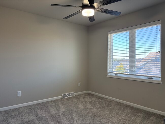 Building Photo - 620 Sugar Maple Ln