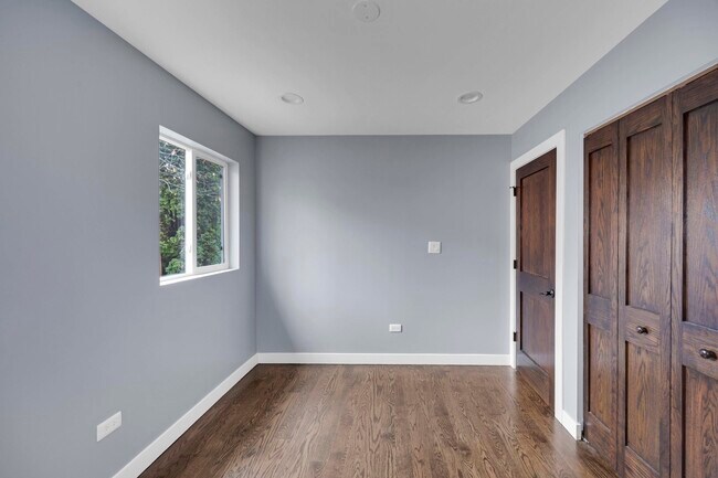 Building Photo - 9059 Oneill Dr