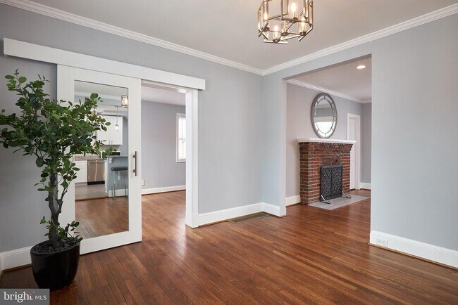 Building Photo - 4912 Brandywine St NW