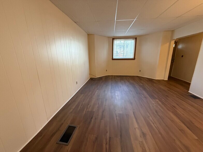 Living room - 334 Liberty St