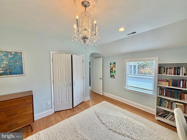 Building Photo - 7538 Morningside Dr NW