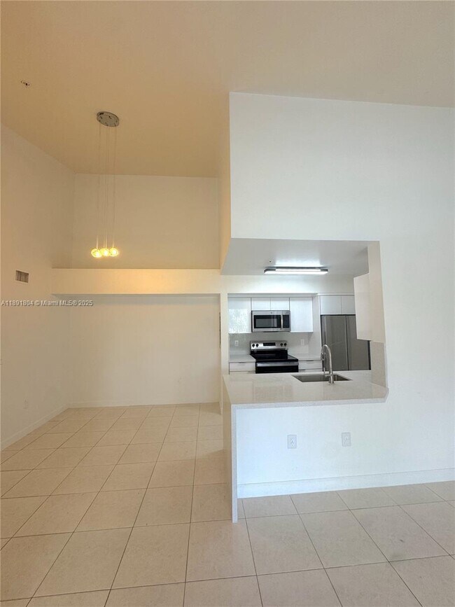 Building Photo - 620 SW 111th Ave