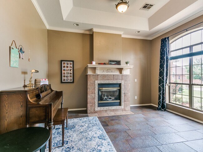Building Photo - Large 4-Bedroom Home in Edmond Schools