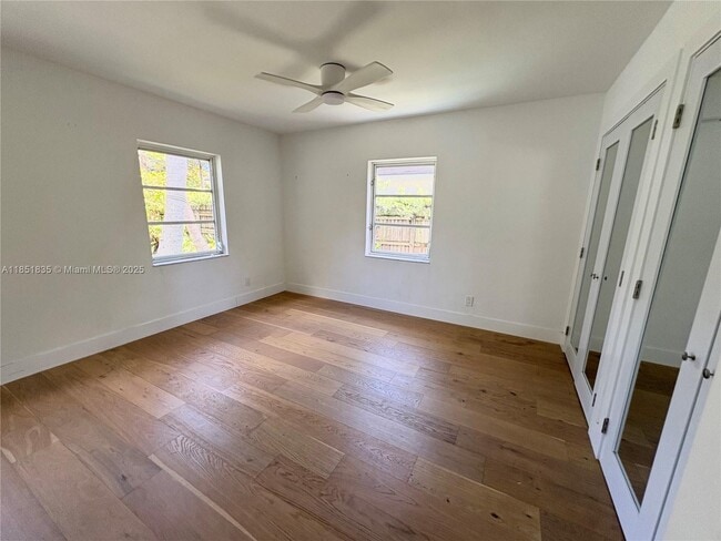Building Photo - 485 Warren Ln