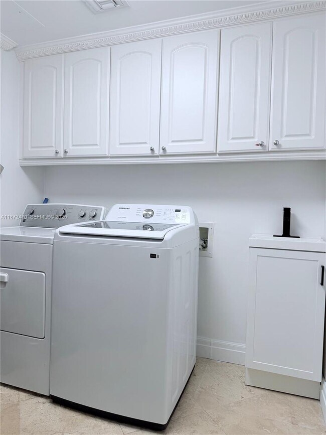 Building Photo - 3201 NE 183rd St