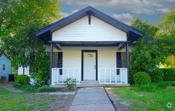Building Photo - 4402 Gee St