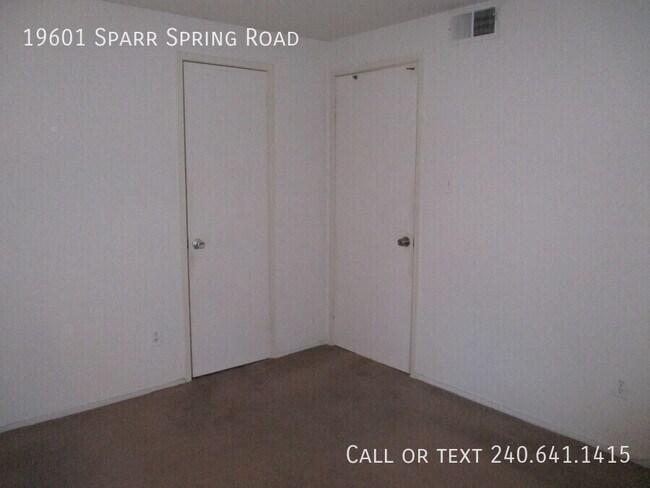 Building Photo - 19601 Sparr Spring Rd