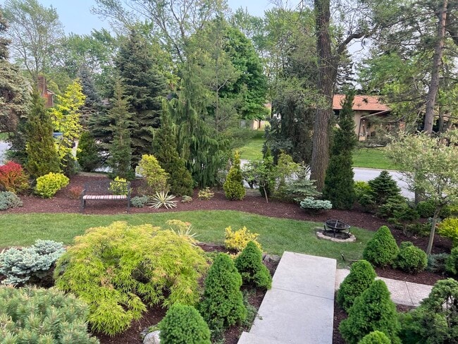 Building Photo - 9240 S 87th Ct