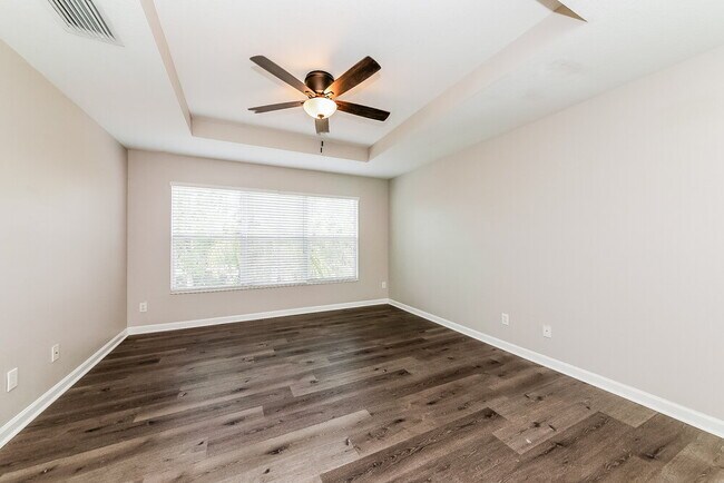 Building Photo - 5810 100th Ave E