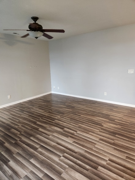 Building Photo - 4013 Holly Villa Cir