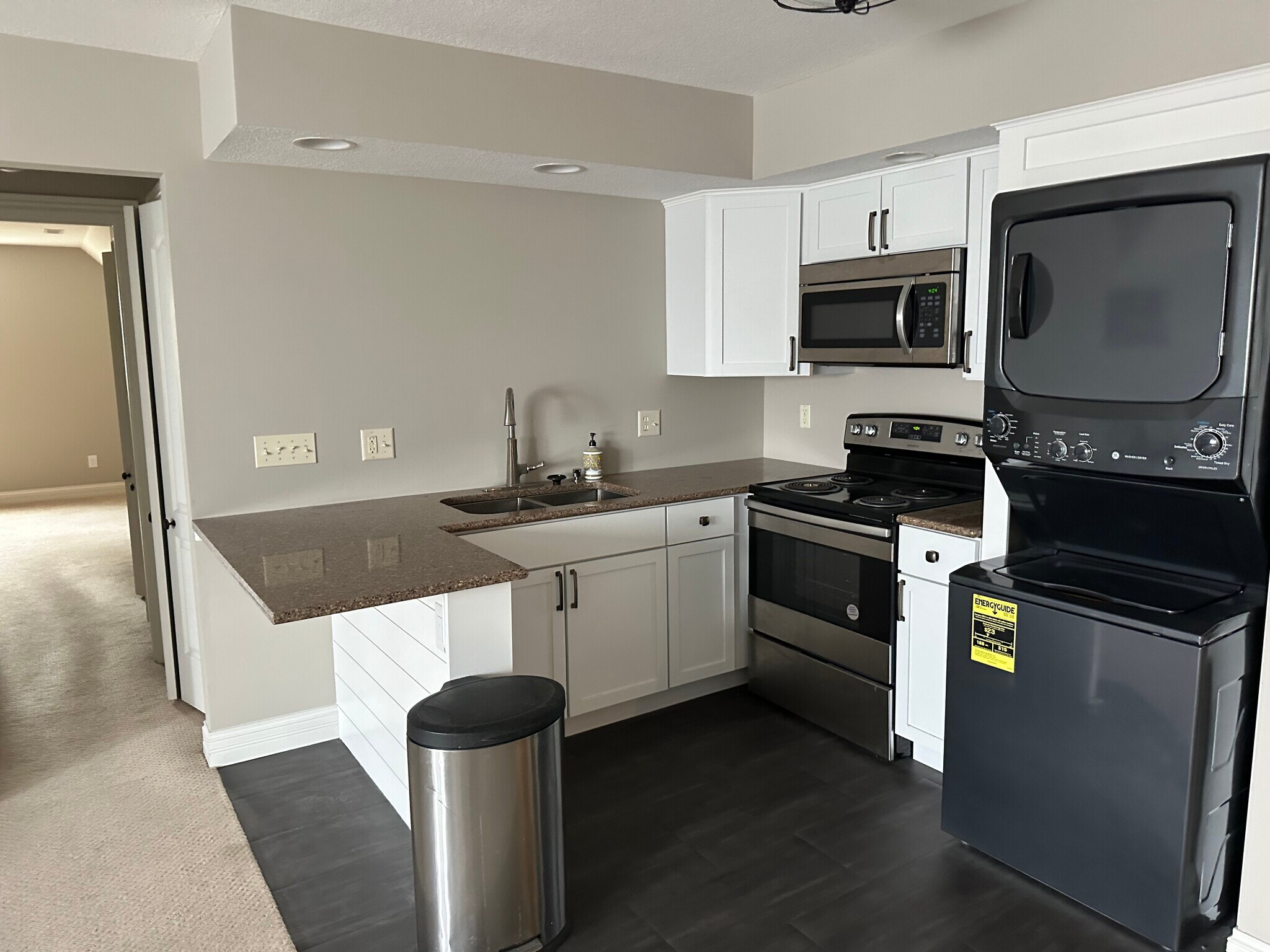kitchen and laundry - 10008 Covington Rd