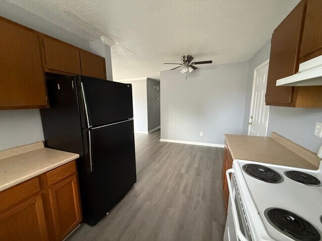 Building Photo - Platinum House LLC