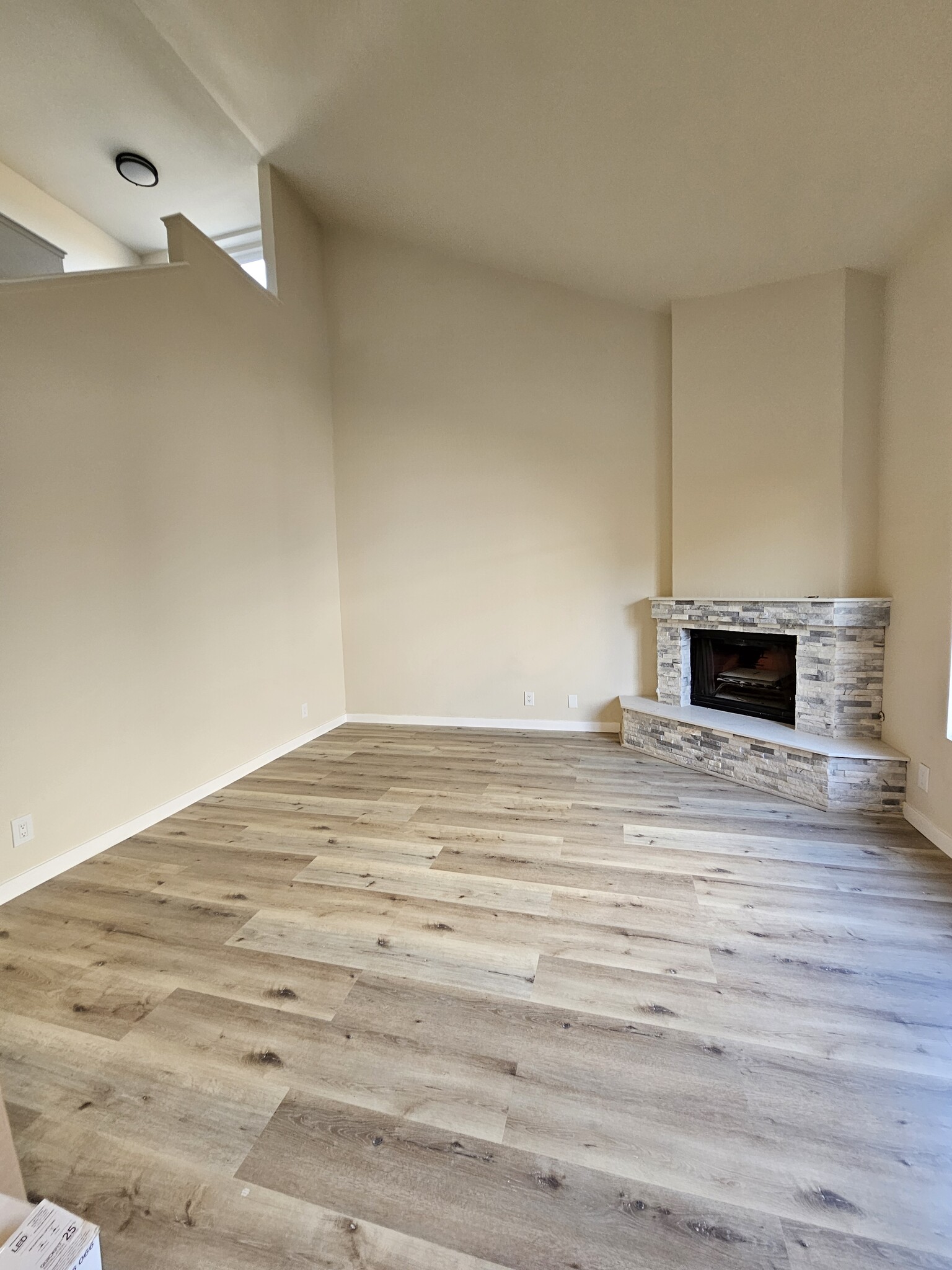 Building Photo - 4310 W 159th St
