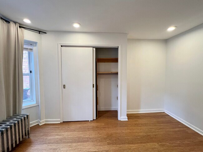 Building Photo - 148 Webster Ave
