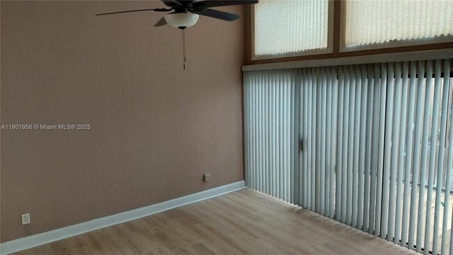 Building Photo - 2675 Parkview Dr S