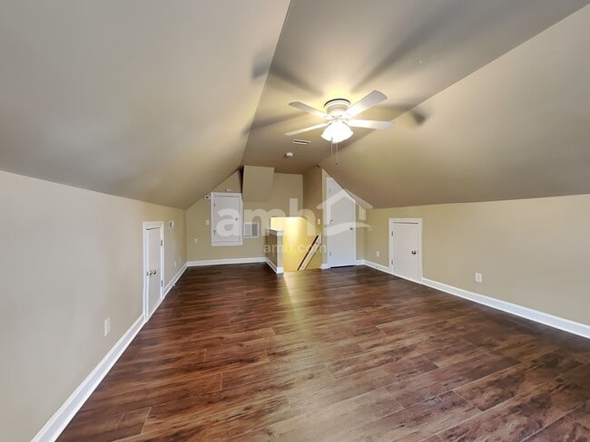 Building Photo - 1100 Secotan Pl