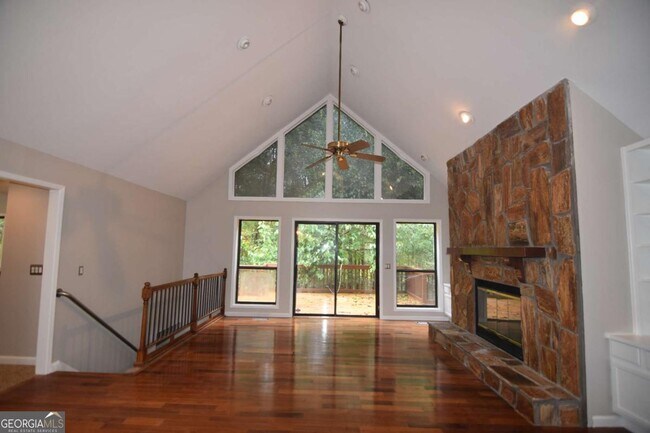 Building Photo - 3765 Cochran Lake Rd